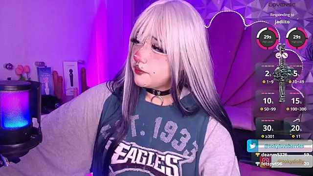 Snapshot of toky_doll chatting on September 30, 9:09 pm toky doll online show from September 30, 9:09 pm
