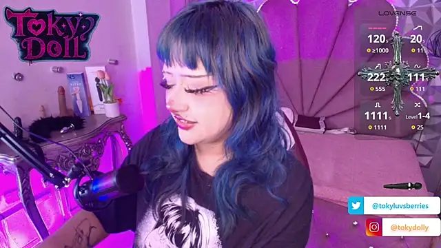 Snapshot of toky_doll chatting on October 3, 8:39 pm toky doll online show from October 3, 8:39 pm