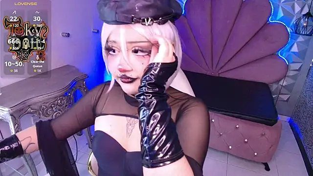 Snapshot of toky_doll chatting on October 24, 9:33 pm toky doll online show from October 24, 9:33 pm