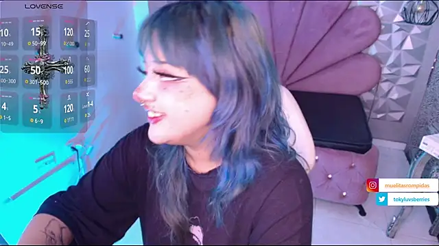 Snapshot of toky_doll chatting on November 12, 8:41 pm toky doll online show from November 12, 8:41 pm