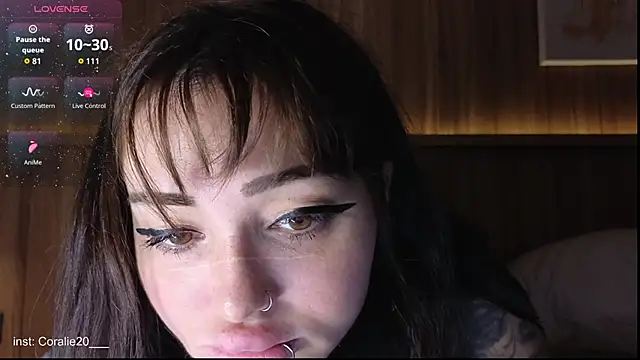 Snapshot of Coralie20_ chatting on April 28, 10:31 am Coralie20 online show from April 28, 10:31 am