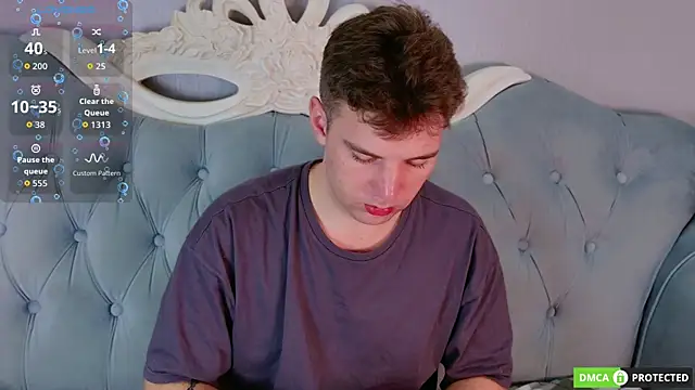 ArthurWhitee online show from March 31, 8:15 am