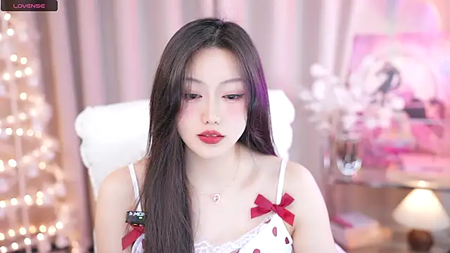 Snapshot of YINGTao-168 chatting on February 8, 2:36 am YINGTao-168 online show from February 8, 2:36 am