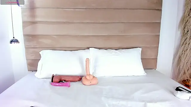 IsabellaJonns online show from February 9, 4:25 am