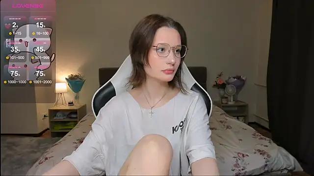 DearLia online show from March 19, 8:54 pm