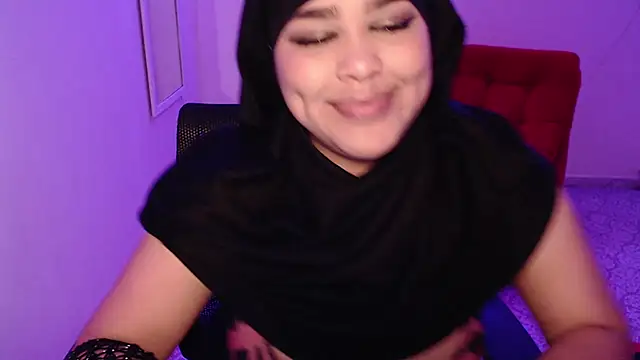 Snapshot of VenussTits97 chatting on October 23, 7:23 pm VenussTits97 online show from October 23, 7:23 pm