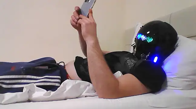 Snapshot of paul_daniel chatting on January 19, 4:57 pm paul daniel online show from January 19, 4:57 pm