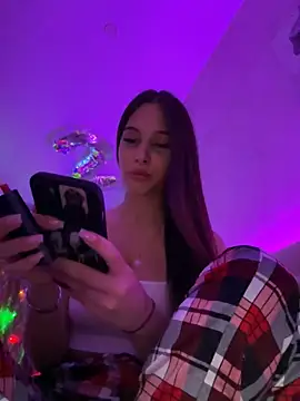 EricaWalls online show from December 6, 10:19 pm