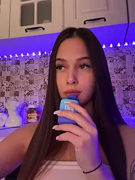 EricaWalls online show from January 21, 11:24 am