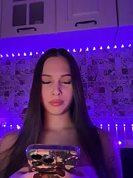 EricaWalls online show from February 1, 8:16 pm