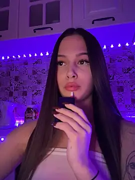 EricaWalls online show from February 3, 12:15 am