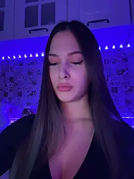 EricaWalls online show from February 3, 4:20 pm