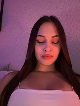 EricaWalls online show from February 3, 8:03 pm