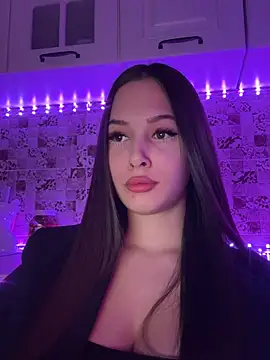 EricaWalls online show from February 8, 8:21 pm