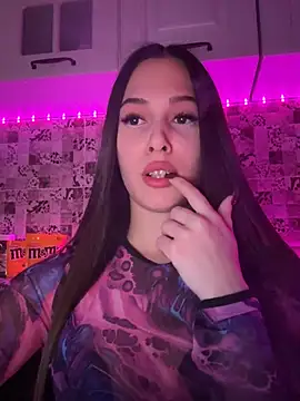 EricaWalls online show from February 19, 7:38 pm