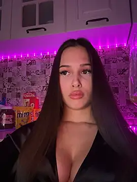 EricaWalls online show from March 7, 12:04 am