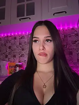 EricaWalls online show from March 21, 5:12 pm