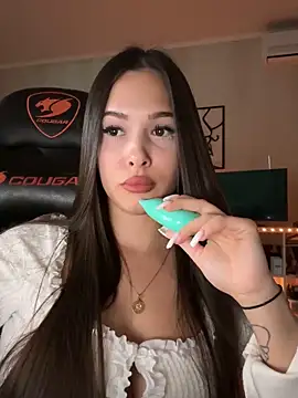 EricaWalls online show from September 16, 7:04 pm