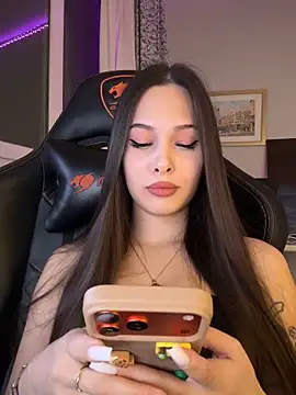 EricaWalls online show from February 5, 6:45 pm