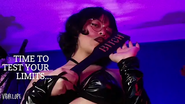 vanelope11 online show from October 26, 6:14 pm