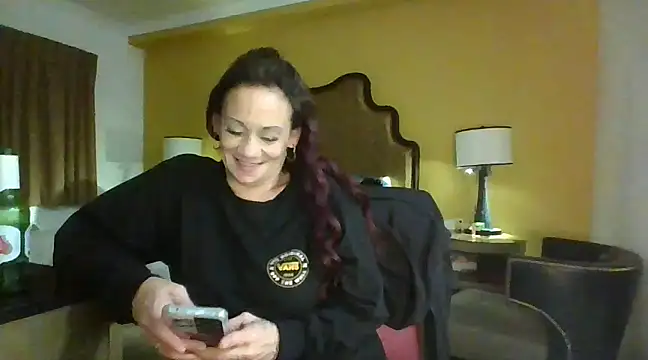 Snapshot of ALLURET4U chatting on December 20, 5:57 am ALLURET4U online show from December 20, 5:57 am