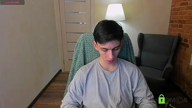 Ul Tima online show from December 3, 8:50 pm