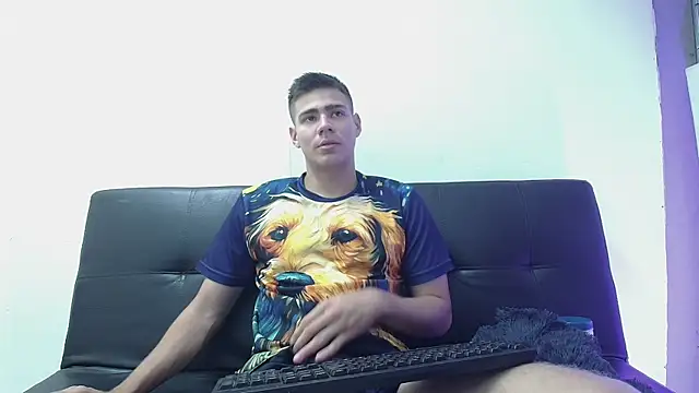 Snapshot of Brian_cx chatting on December 12, 4:10 pm Brian cx online show from December 12, 4:10 pm