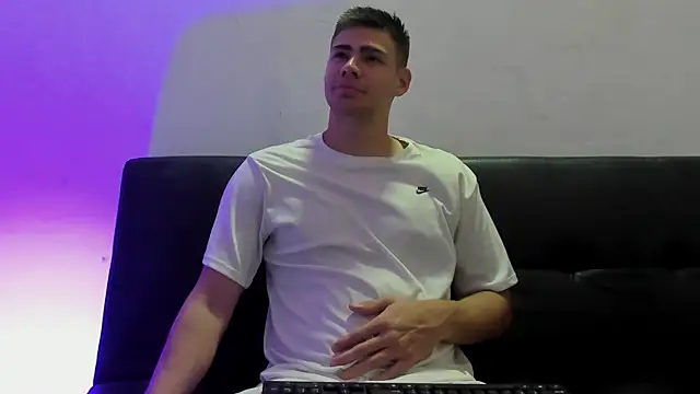 Snapshot of Brian_cx chatting on December 27, 2:22 pm Brian cx online show from December 27, 2:22 pm