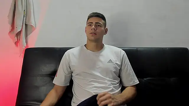 Snapshot of Brian_cx chatting on January 16, 8:57 pm Brian cx online show from January 16, 8:57 pm