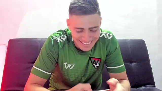 Snapshot of Brian_cx chatting on January 28, 6:05 am Brian cx online show from January 28, 6:05 am