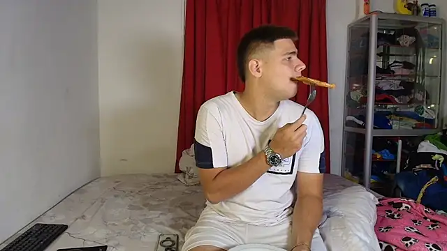 Snapshot of Brian_cx chatting on November 7, 2:55 am Brian cx online show from November 7, 2:55 am