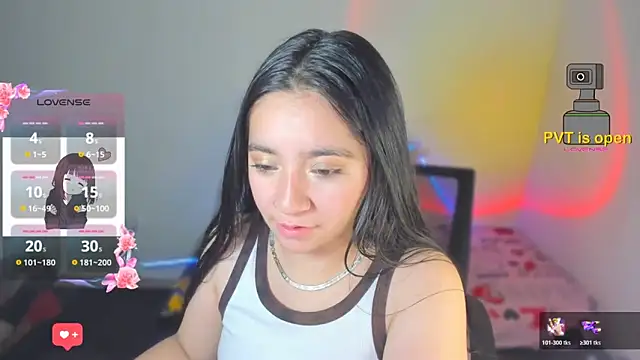 Snapshot of litle_mily_ chatting on December 4, 1:48 am litle mily online show from December 4, 1:48 am