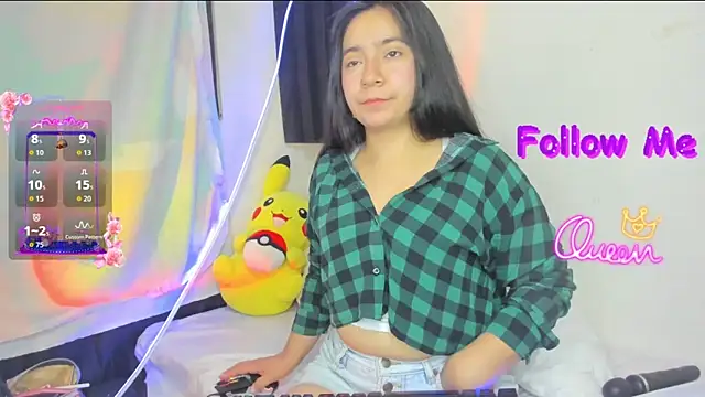 Snapshot of litle_mily_ chatting on March 6, 1:35 am litle mily online show from March 6, 1:35 am