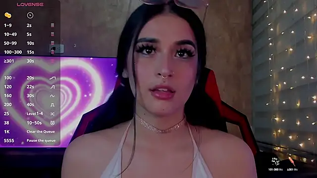 Snapshot of Charlotte_greys chatting on February 7, 2:08 am Charlotte greys online show from February 7, 2:08 am