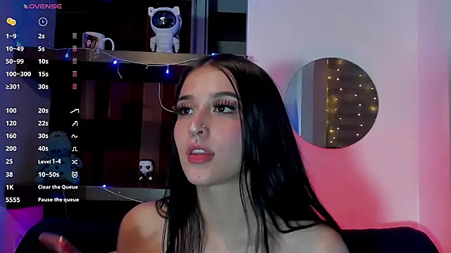 Snapshot of Charlotte_greys chatting on March 22, 3:30 am Charlotte greys online show from March 22, 3:30 am