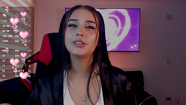 Snapshot of Charlotte_greys chatting on November 10, 8:41 pm Charlotte greys online show from November 10, 8:41 pm