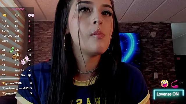 Snapshot of Charlotte_greys chatting on December 13, 7:53 pm Charlotte greys online show from December 13, 7:53 pm