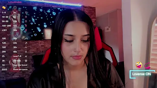 Charlotte greys online show from April 22, 9:05 pm