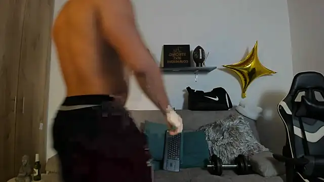 julian wallace online show from November 23, 9:25 pm