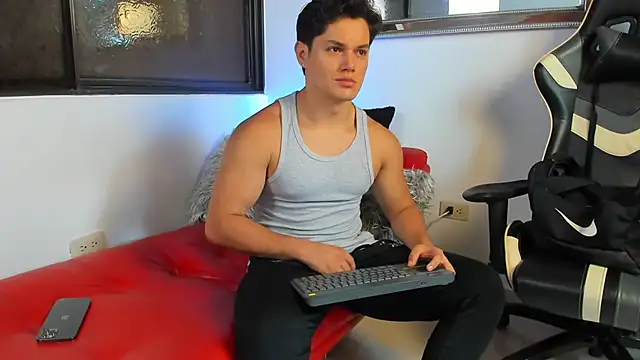 julian wallace online show from April 1, 3:42 pm