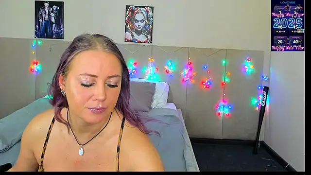 Snapshot of MuscleXXXBarbie chatting on February 7, 6:13 pm MuscleXXXBarbie online show from February 7, 6:13 pm