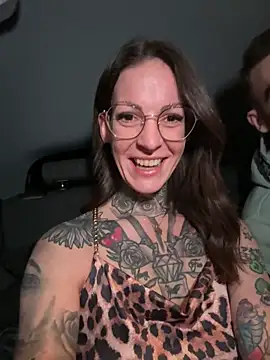 BrownieyQueen online show from January 18, 5:06 pm