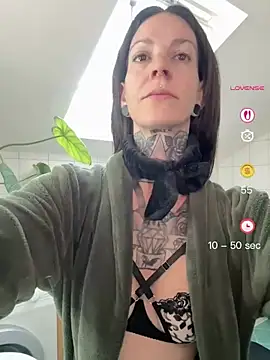 BrownieyQueen online show from April 25, 6:16 am