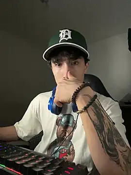 gojo satoru 18 online show from April 17, 2:36 am