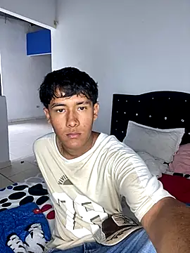 Snapshot of 70nick5672 chatting on November 9, 3:32 pm 70nick5672 online show from November 9, 3:32 pm