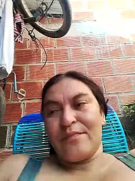 Snapshot of Horny-Mommy-Dirty chatting on November 1, 12:40 pm Horny-Mommy-Dirty online show from November 1, 12:40 pm