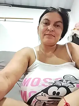 Snapshot of Horny-Mommy-Dirty chatting on November 4, 3:16 am Horny-Mommy-Dirty online show from November 4, 3:16 am