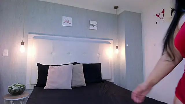 Clarigil online show from April 4, 2:25 pm