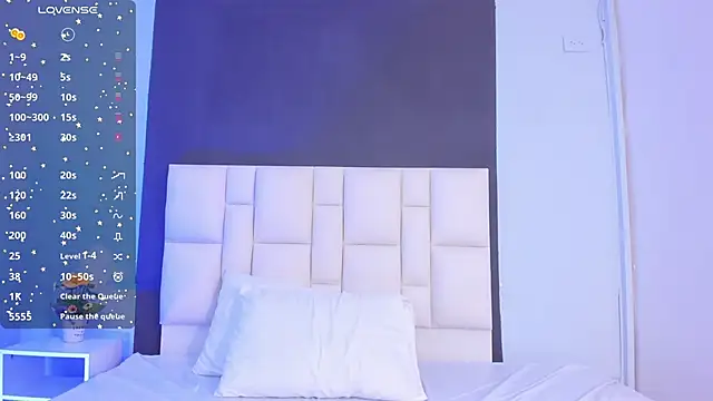 suzanelee online show from February 15, 11:39 am