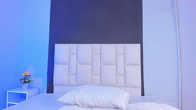 suzanelee online show from February 21, 2:27 pm